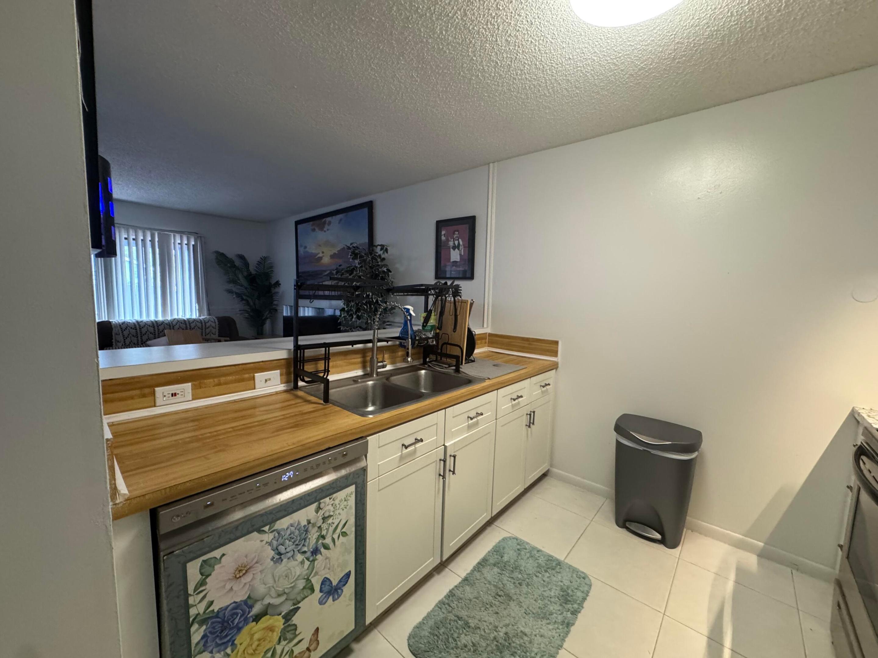 SANDALWOOD OF VERO - Residential Lease