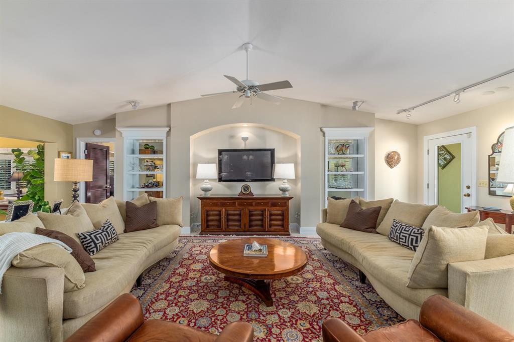 SEAGATE HARBOR - Residential