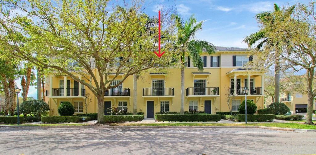 Photo of 298 Quarry Knoll Way, Jupiter, FL 33458 (MLS # R10966043)