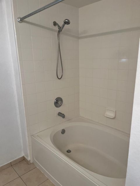 Condominium in Palm Beach Gardens FL 2728 Anzio Court Ct 7.jpg