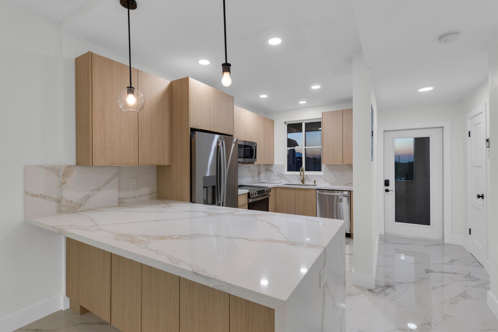 100 Paradise Harbour Boulevard 502