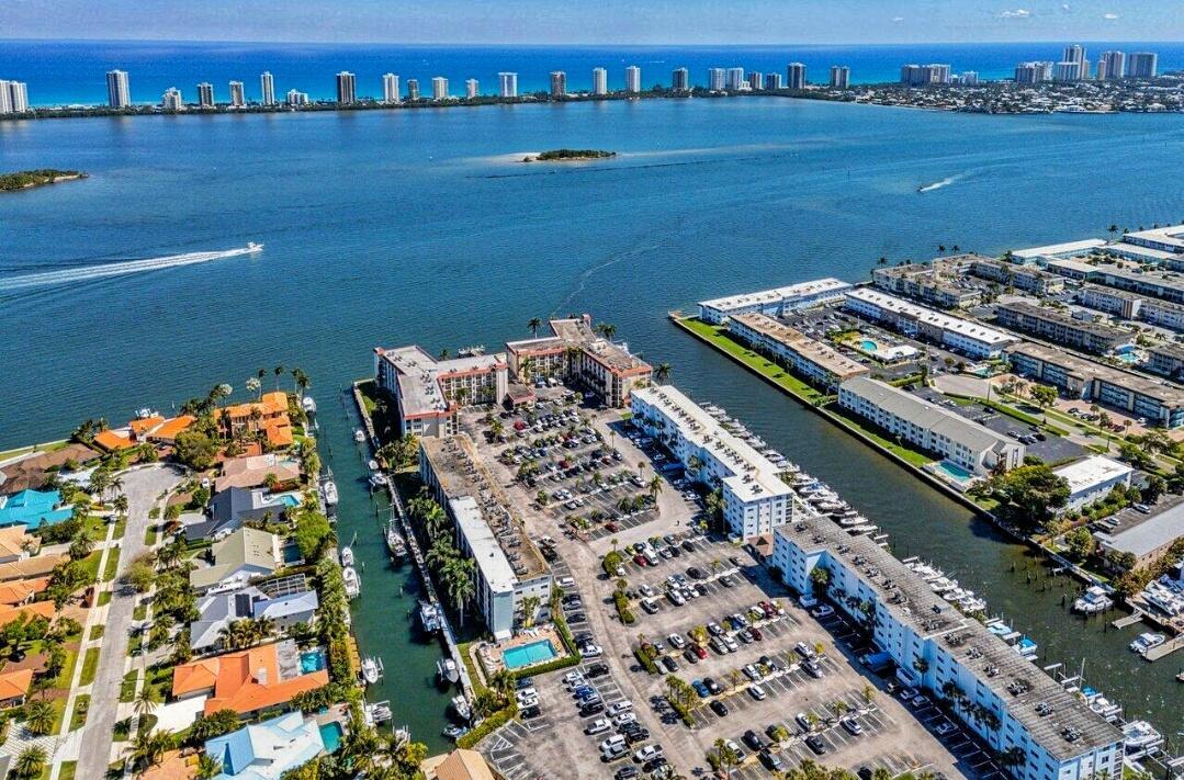 100 Paradise Harbour Boulevard 502