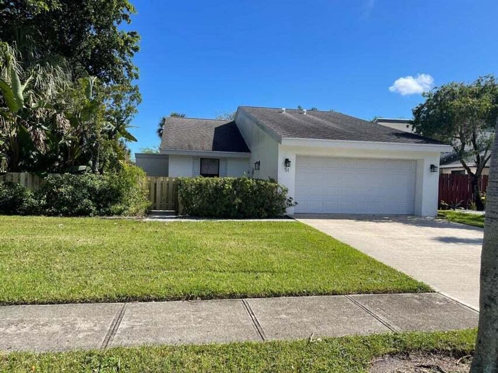 Photo of 51 Baytree Circle, Boynton Beach, FL 33436 (MLS # R11035061)