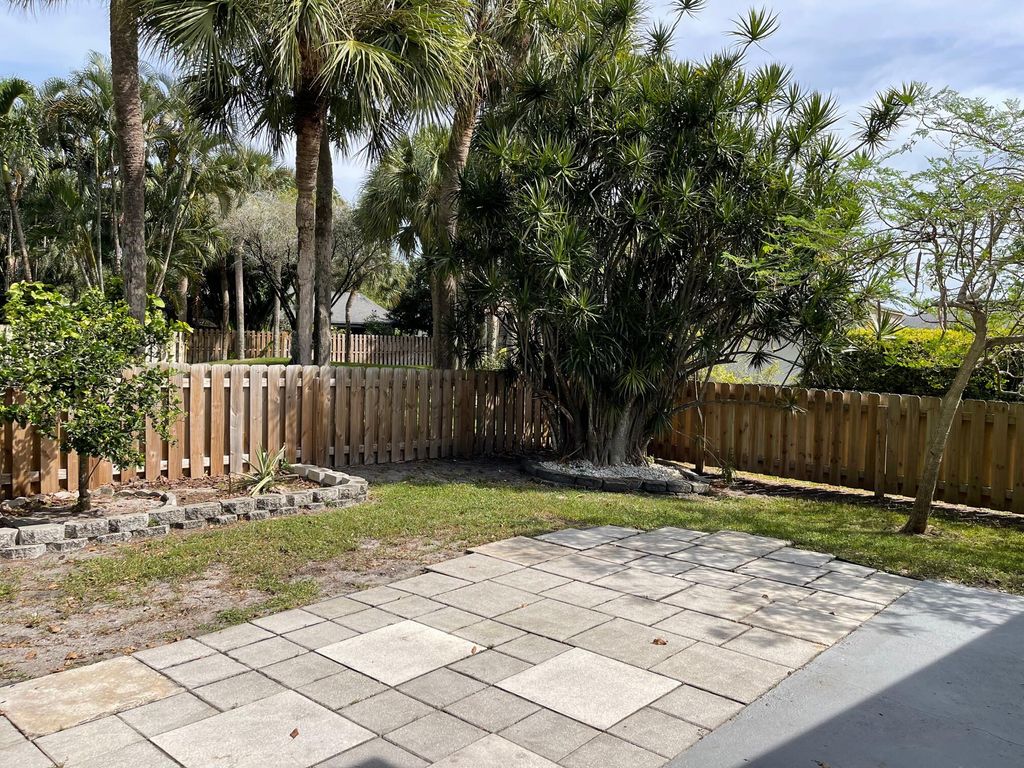 Photo of 51 Baytree Circle, Boynton Beach, FL 33436 (MLS # R11035061)