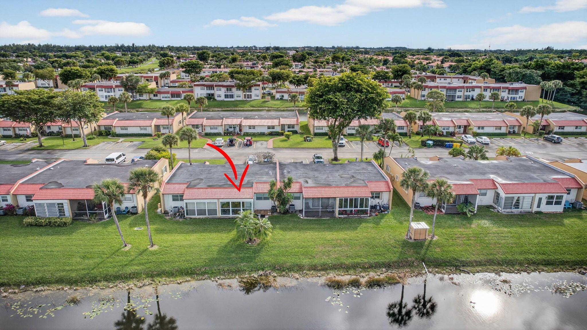 GOLDEN LAKES VILLAGE COND - Residential