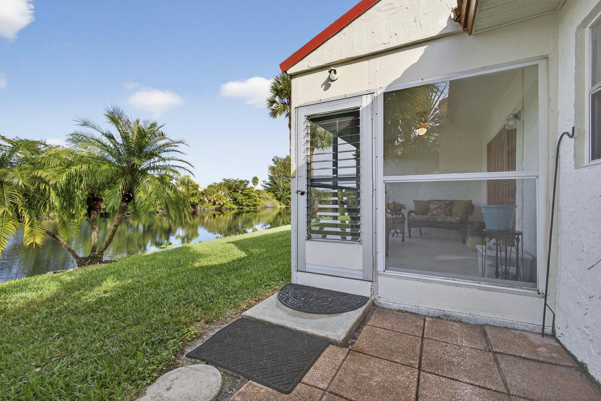 GOLDEN LAKES VILLAGE COND - Residential