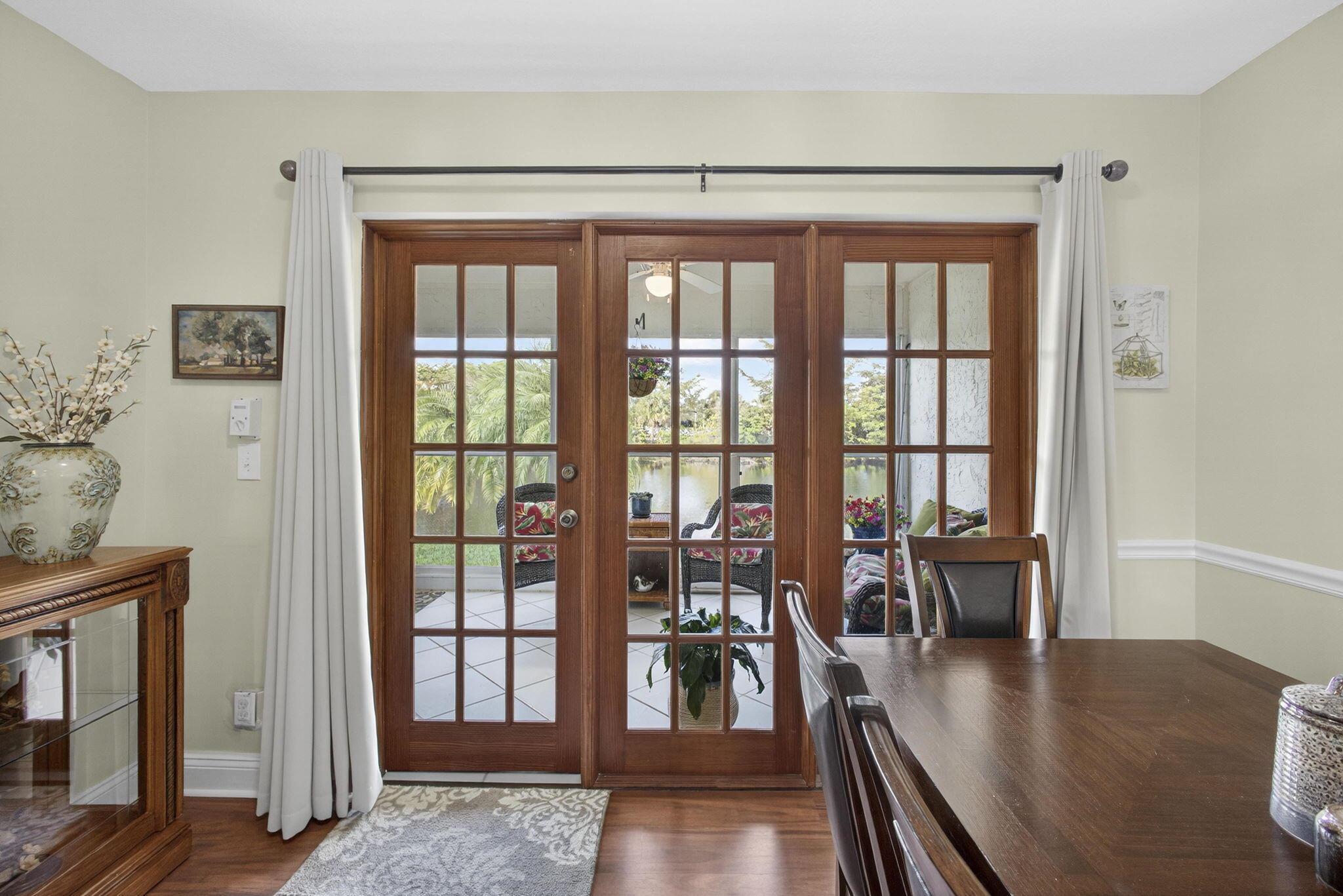 GOLDEN LAKES VILLAGE COND - Residential