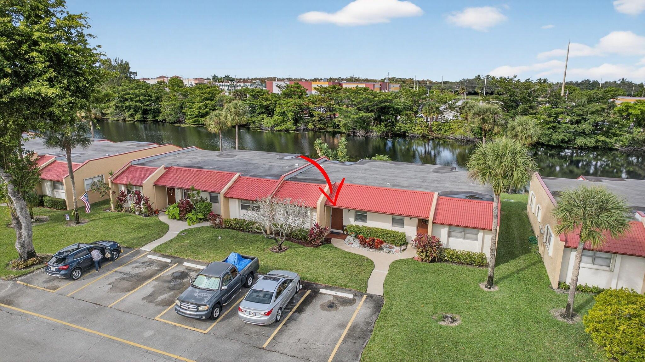 GOLDEN LAKES VILLAGE COND - Residential