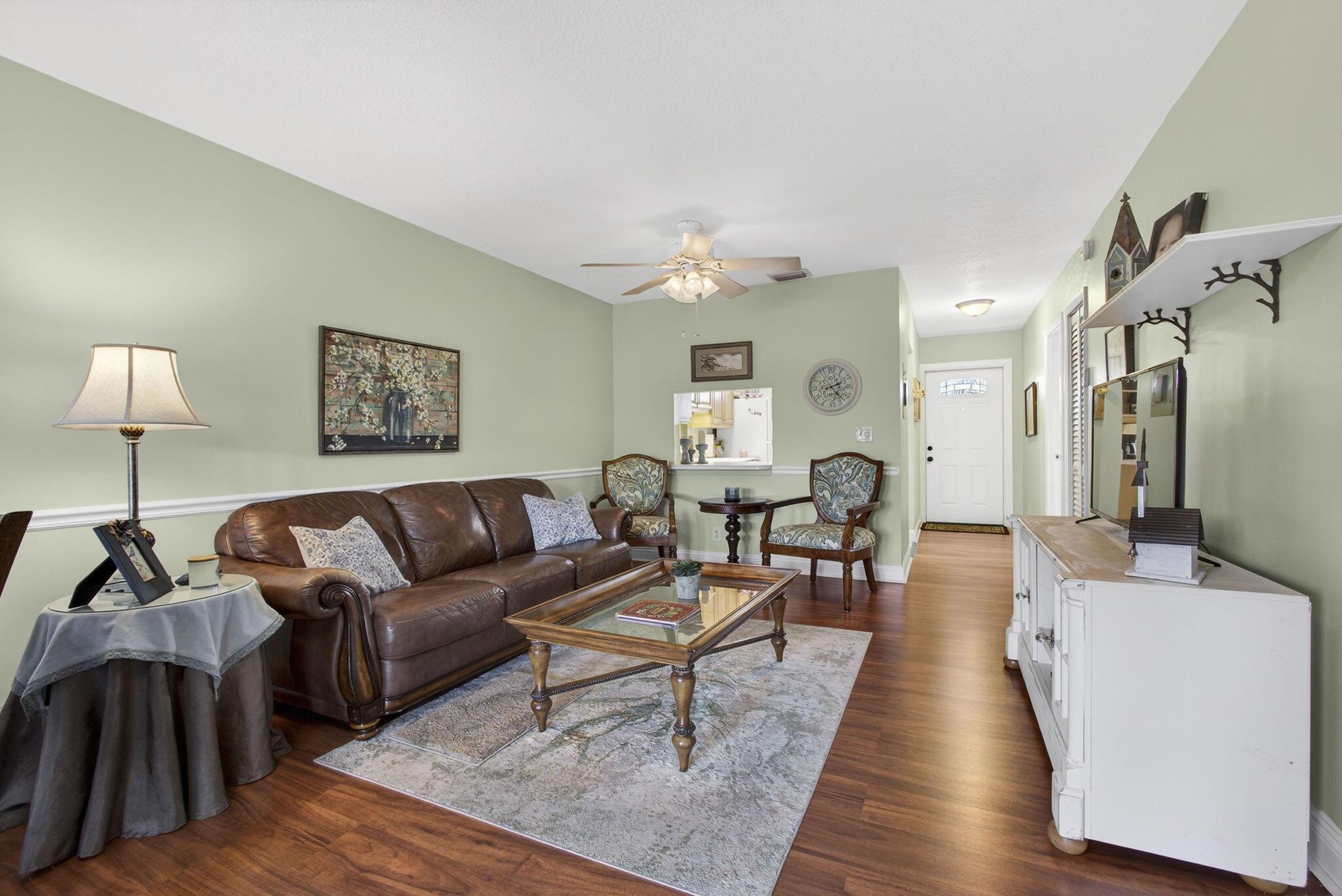 GOLDEN LAKES VILLAGE COND - Residential