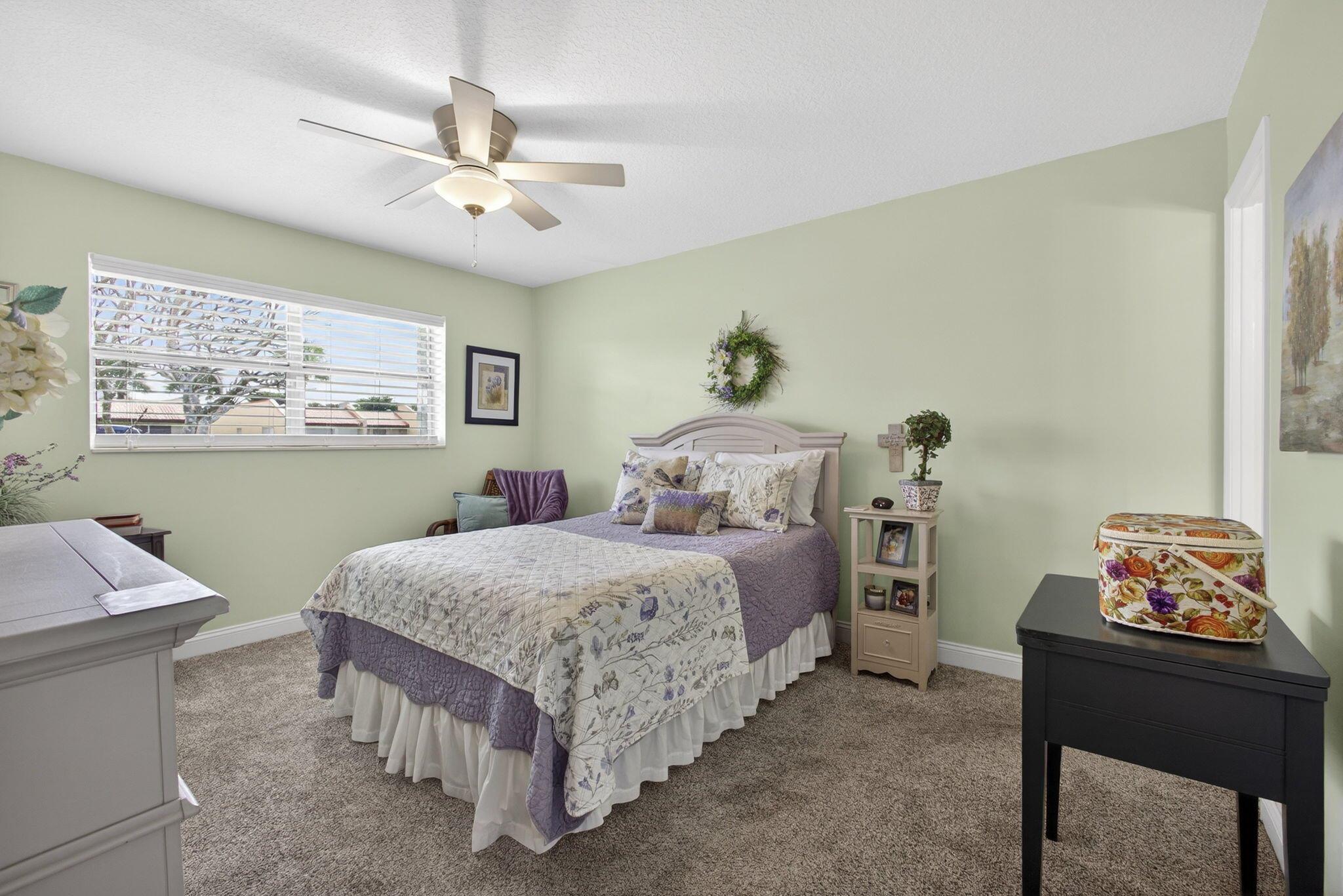 GOLDEN LAKES VILLAGE COND - Residential