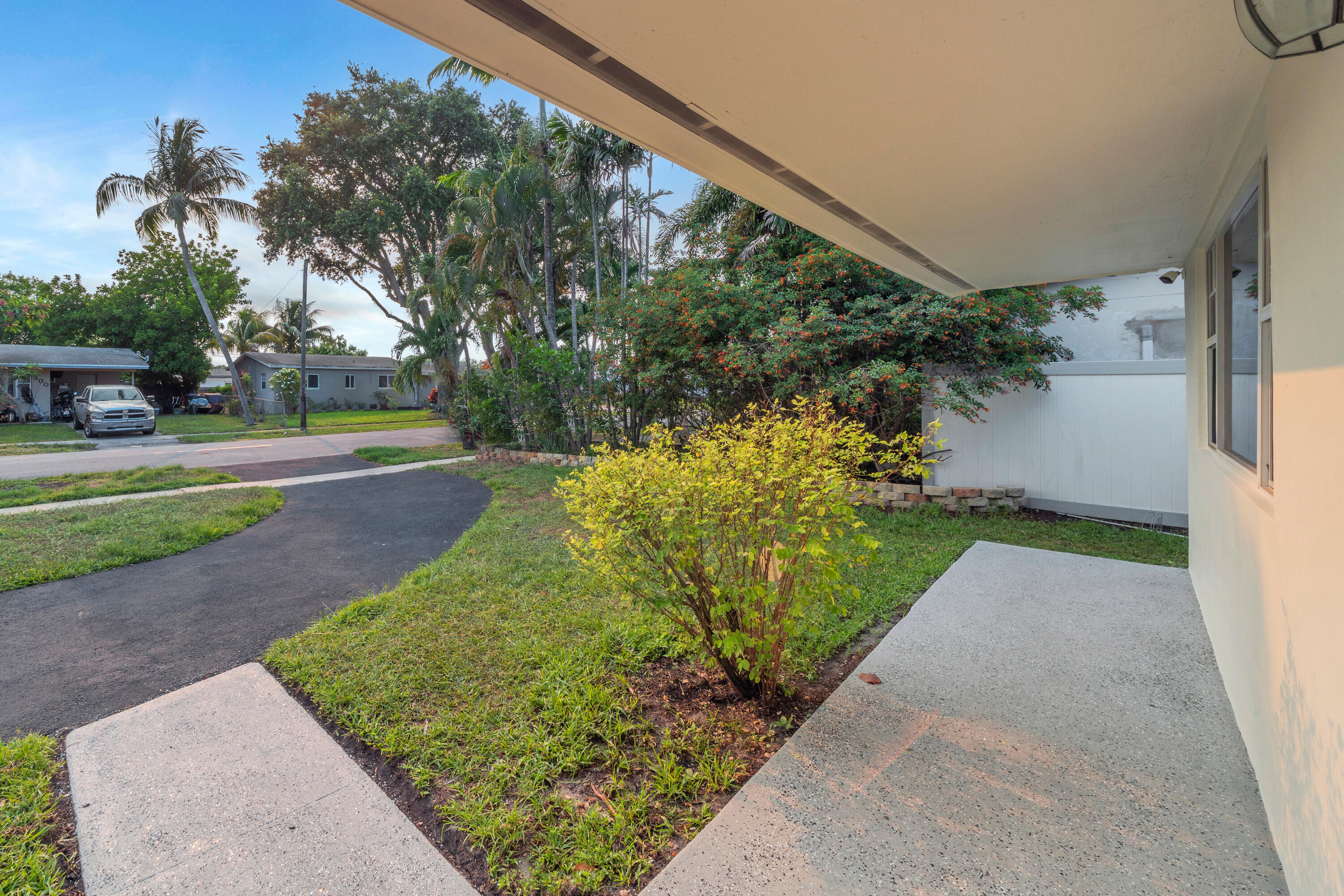 301 N 65th Way