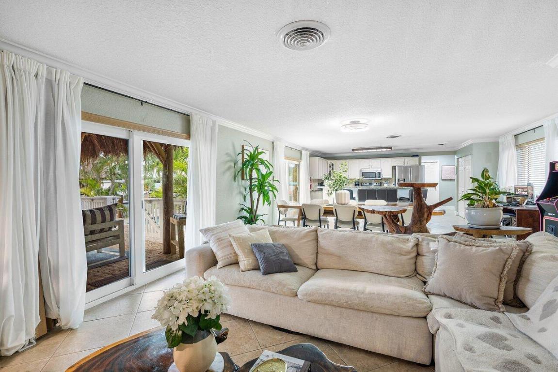 SNUG HARBOR SEC ONE - Residential