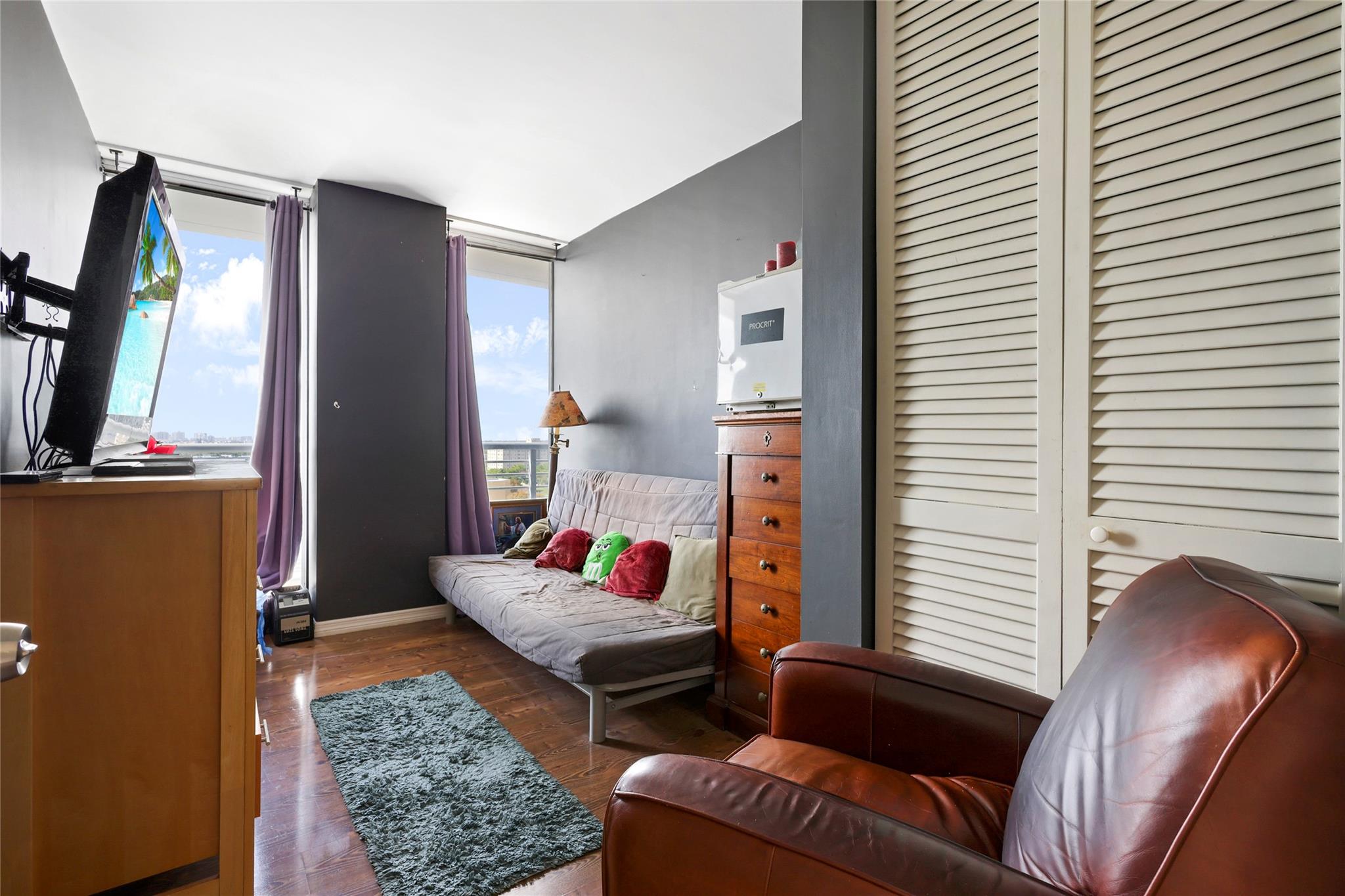 HOMETOWER - Residential