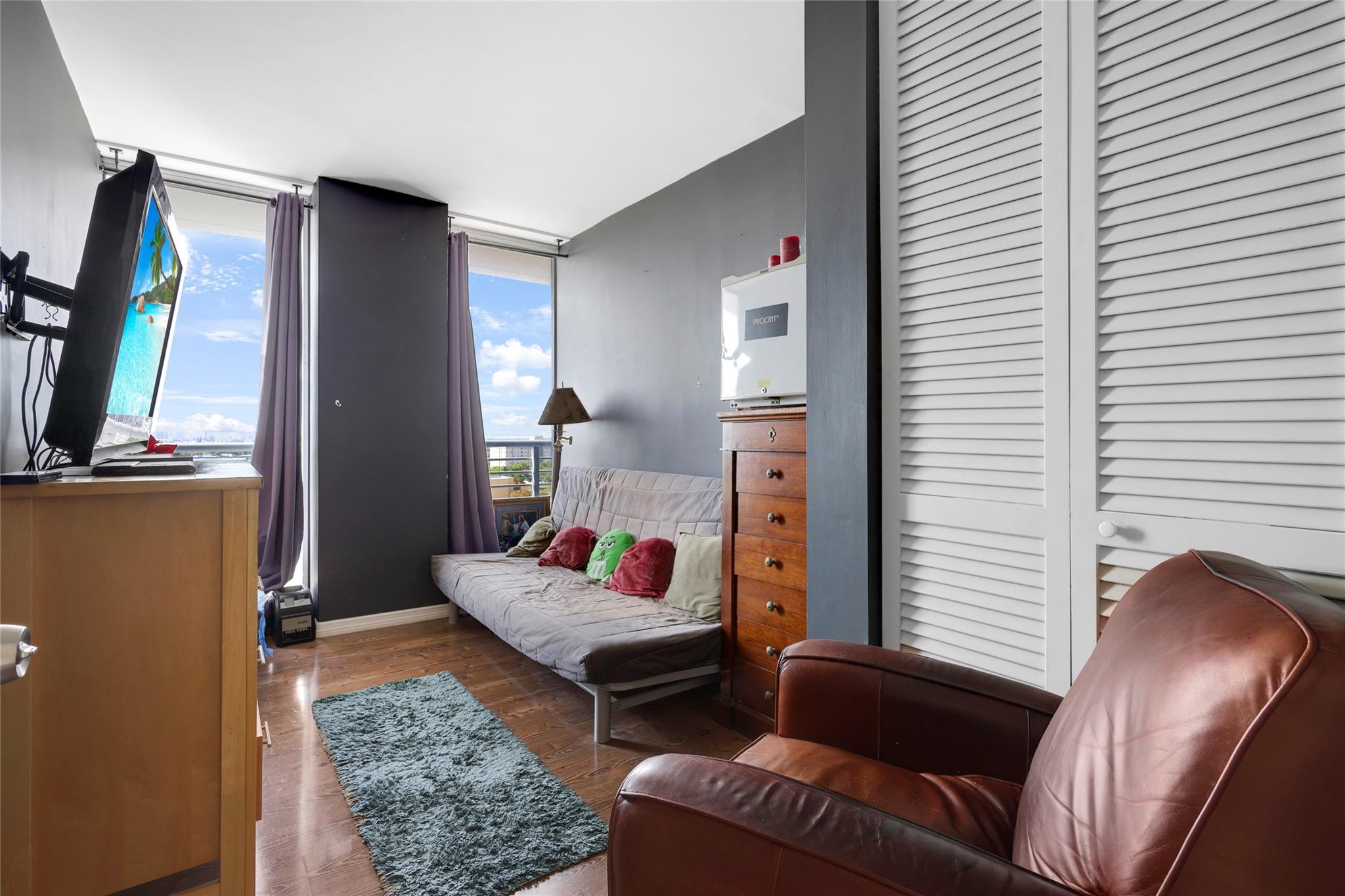 HOMETOWER - Residential
