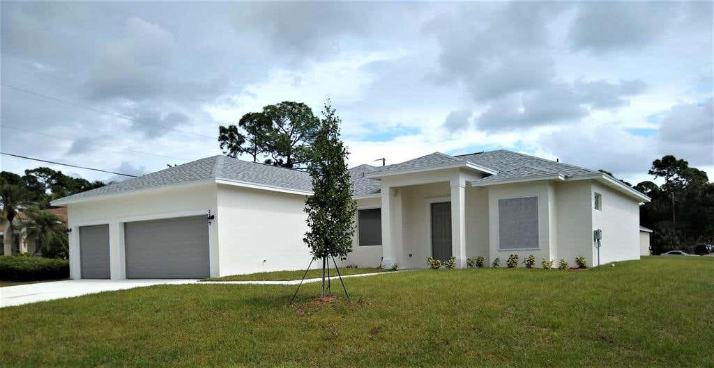 Photo of 2862 SW West Louise Circle, Port Saint Lucie, FL 34953 (MLS # R10744508)
