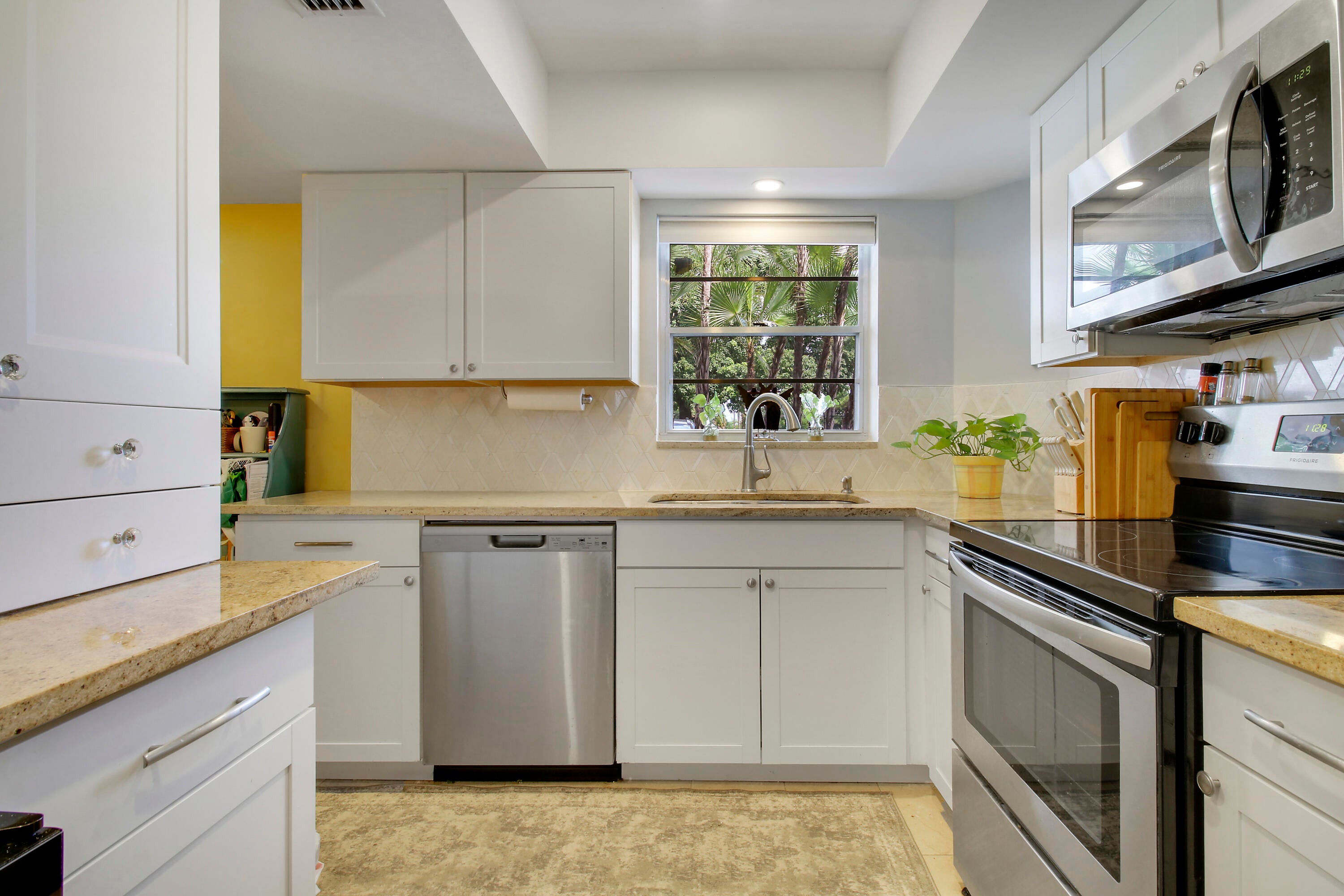 18081 SE COUNTRY CLUB Drive 13-123