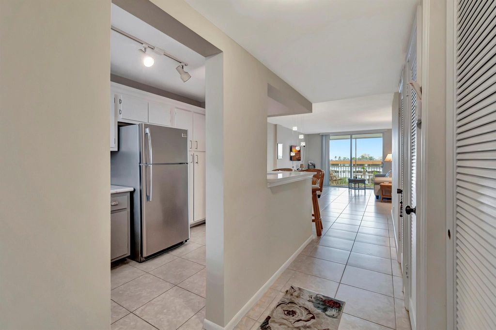 Photo of 100 Paradise Harbour Boulevard #409, North Palm Beach, FL 33408 (MLS # R10952366)
