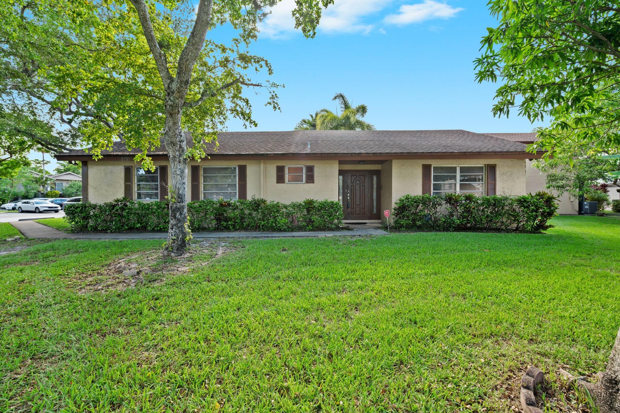 Rarely available, one story villa with vaulted ceilings, updated kitchen and master bathroom, lagoon view from front of home. Excellent location, just south of I595 and east of University Dr. Close to Broward Educational Center, Nova University, and Broward College. All shopping is nearby, quick occupancy is OK. Very generous seller will entertain all offers. Association states 2 year rental restriction by new owner.