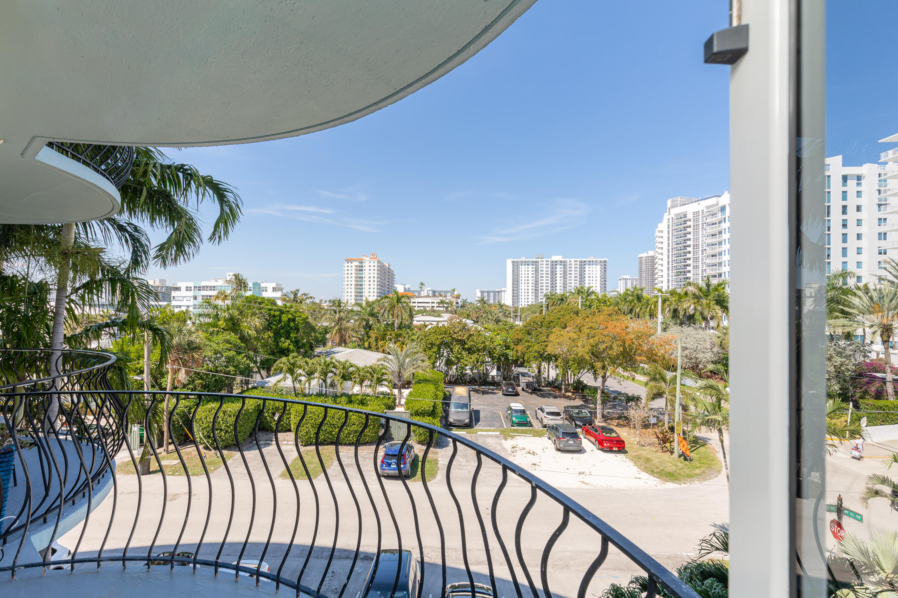 LE CERCLE BY THE BEACH CONDO - Residential