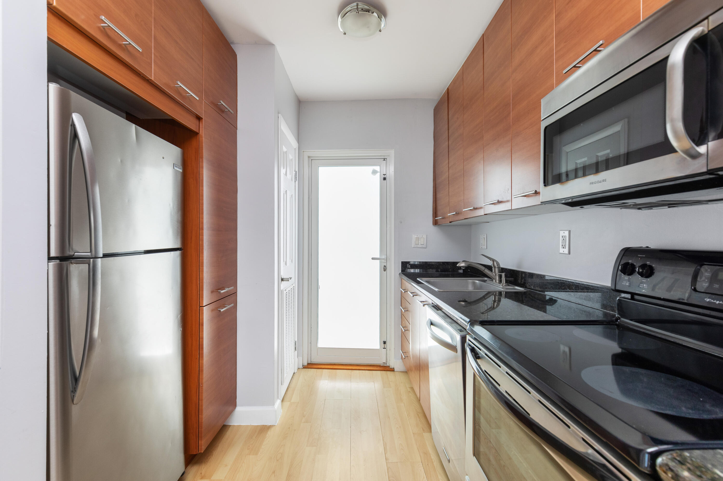 LE CERCLE BY THE BEACH CONDO - Residential