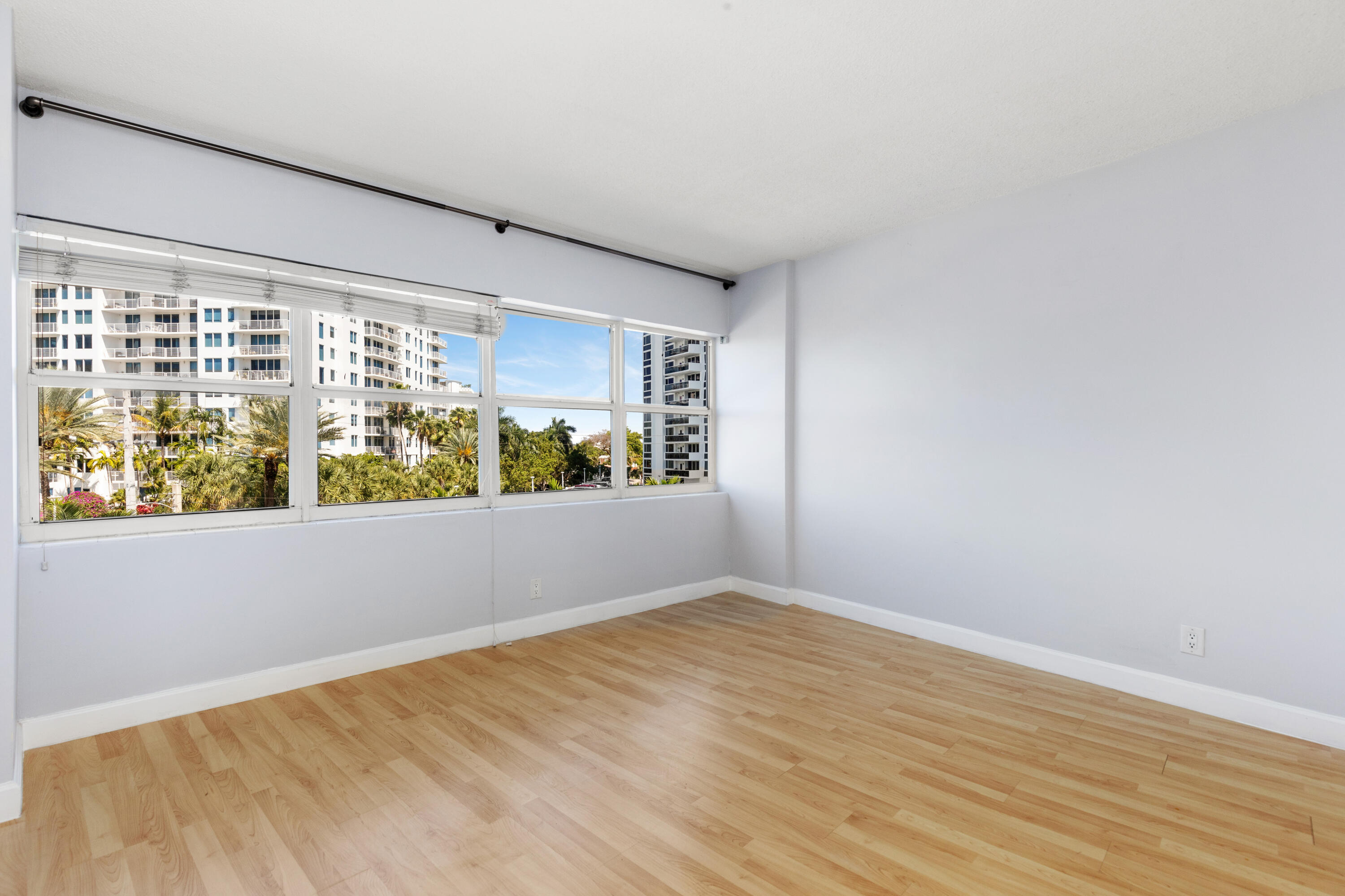 LE CERCLE BY THE BEACH CONDO - Residential