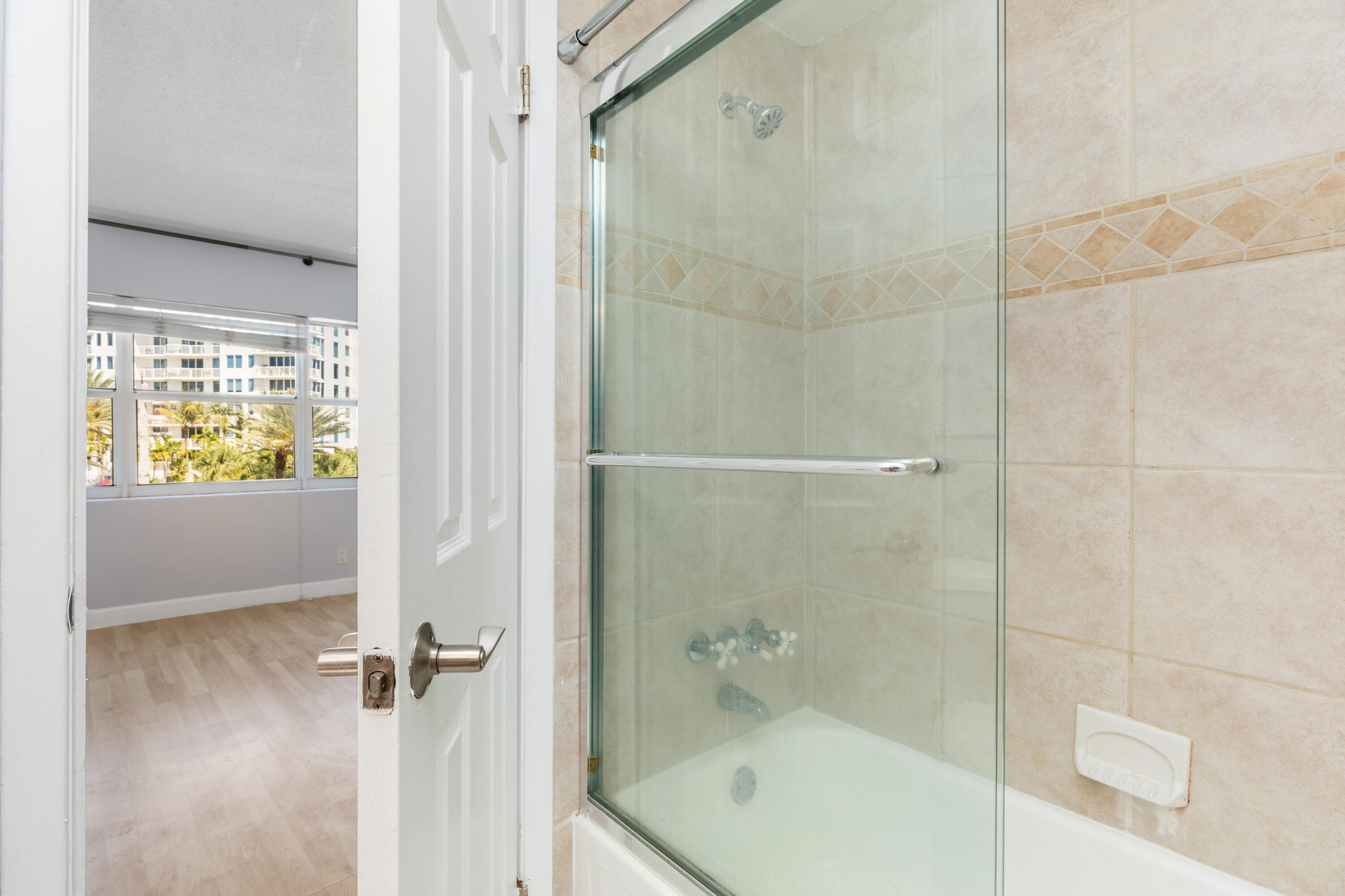 LE CERCLE BY THE BEACH CONDO - Residential