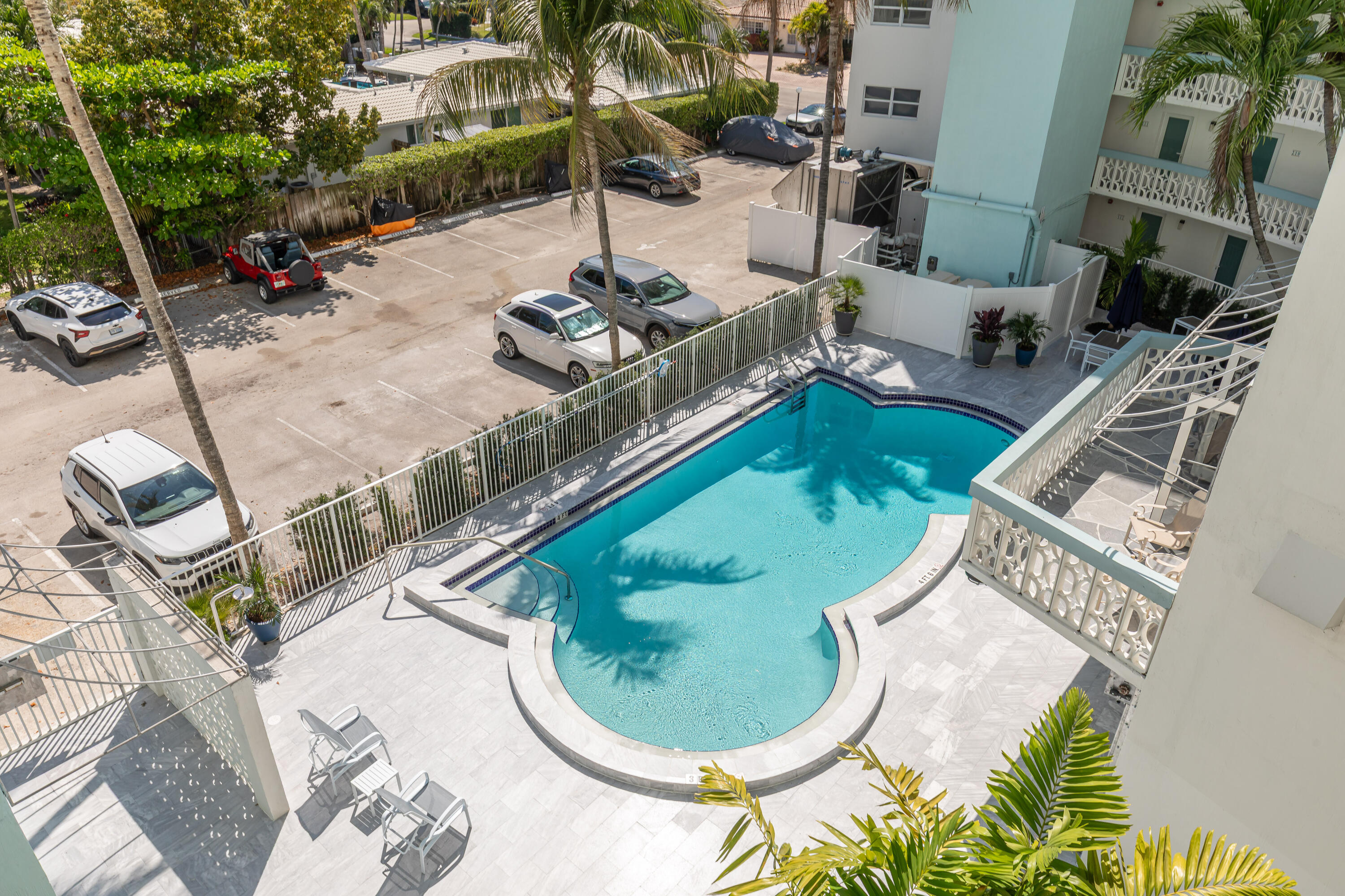 LE CERCLE BY THE BEACH CONDO - Residential