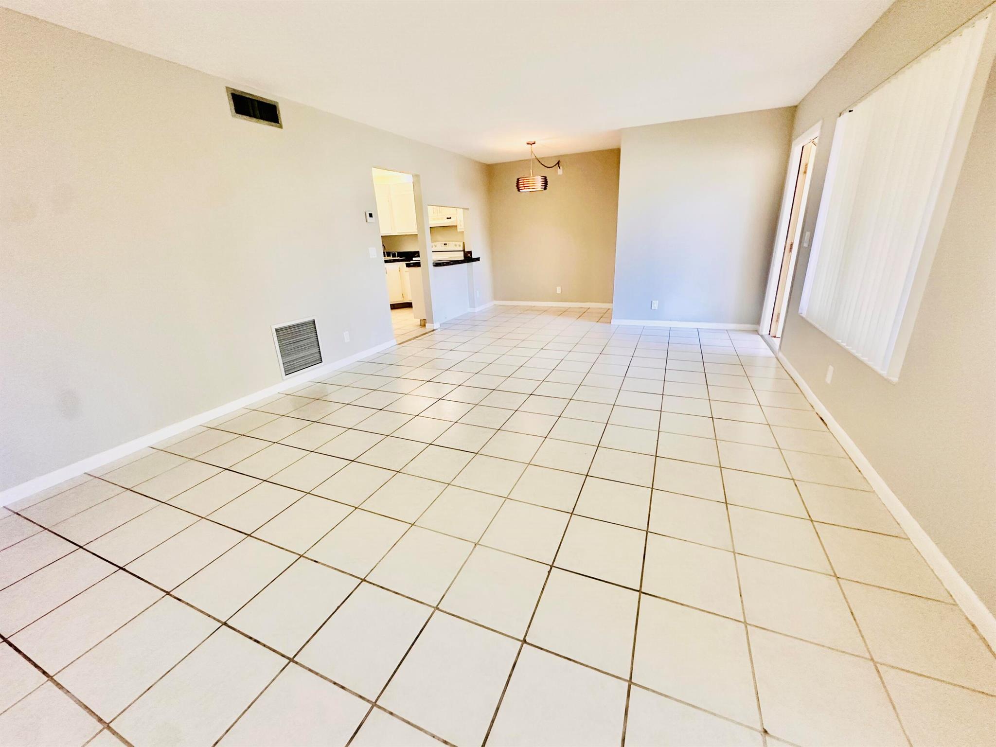 4759 Sable Pine Circle A1, West Palm Beach, FL, 33417/$229,000 1 4759 Sable Pine Circle A1