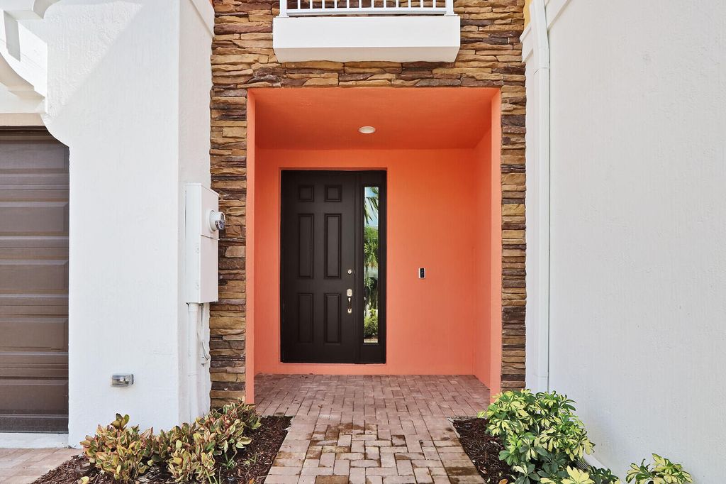 Photo of 12836 Trevi Isle Drive, Palm Beach Gardens, FL 33418 (MLS # R11002145)