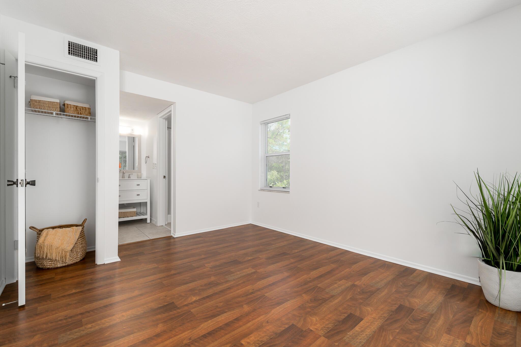 THE VILLAGE OF STUART CON - Residential Lease