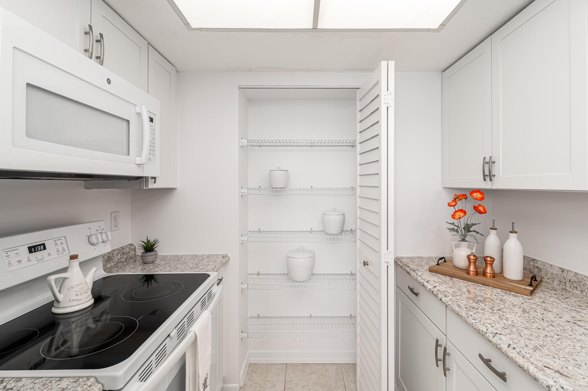 THE VILLAGE OF STUART CON - Residential Lease