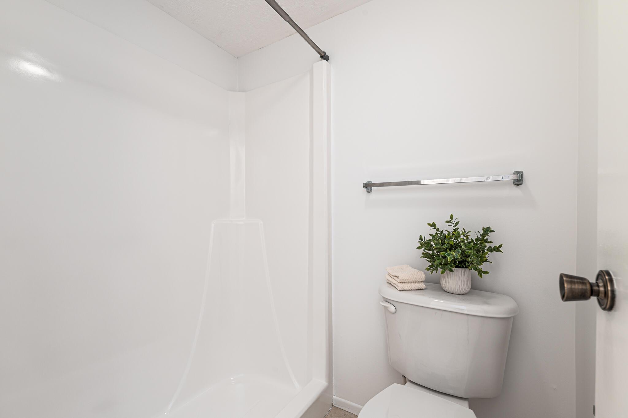 THE VILLAGE OF STUART CON - Residential Lease