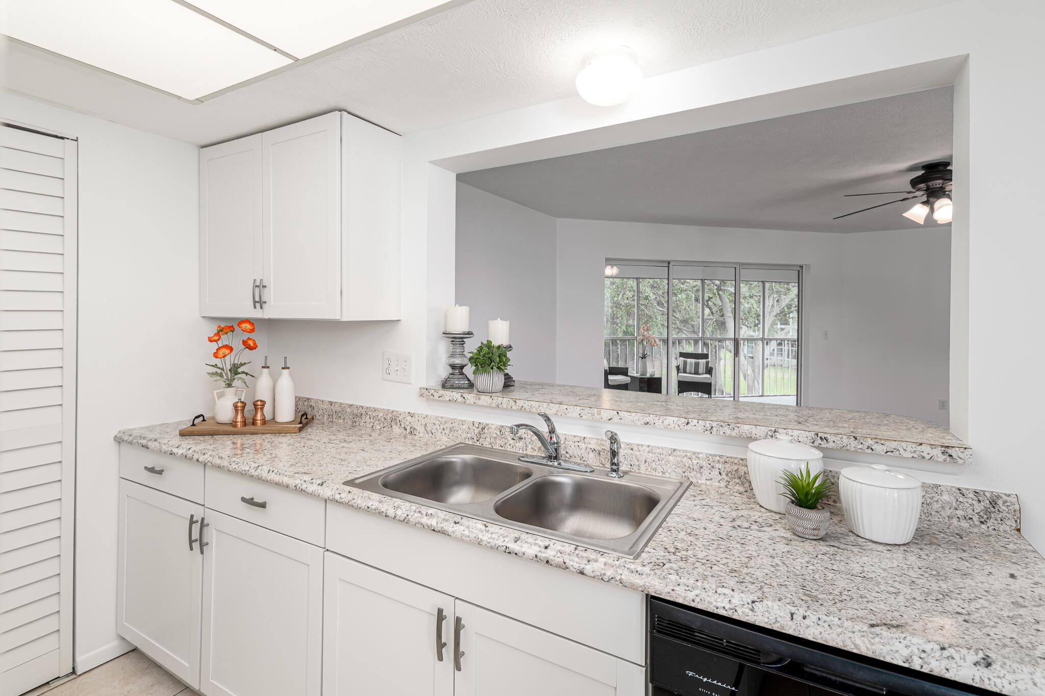 THE VILLAGE OF STUART CON - Residential Lease