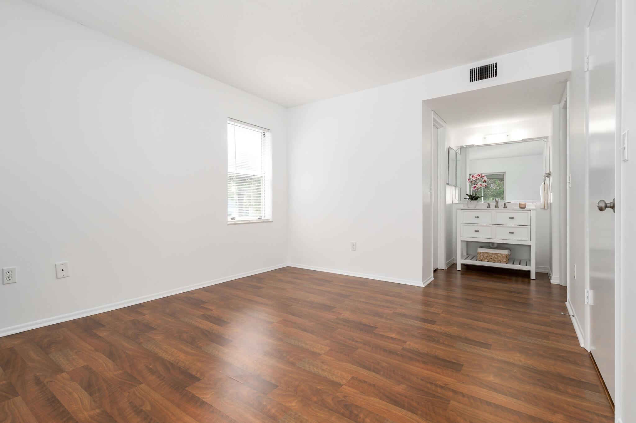 THE VILLAGE OF STUART CON - Residential Lease