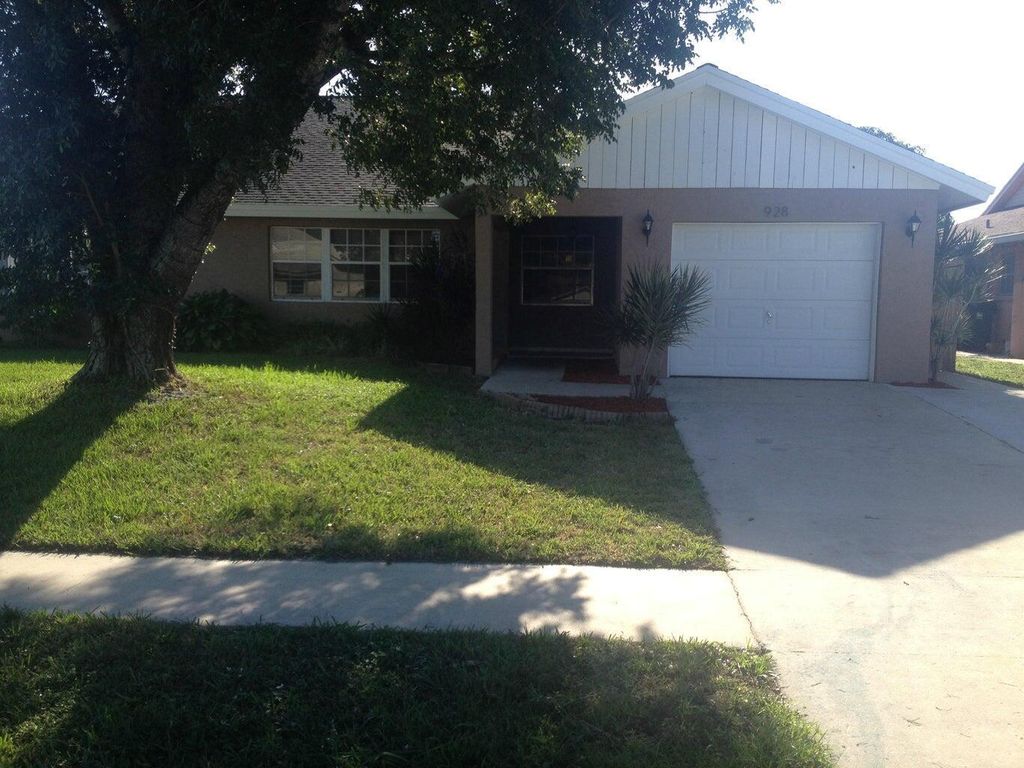 Photo of 928 Lantern Tree Lane, Wellington, FL 33414 (MLS # R10898889)