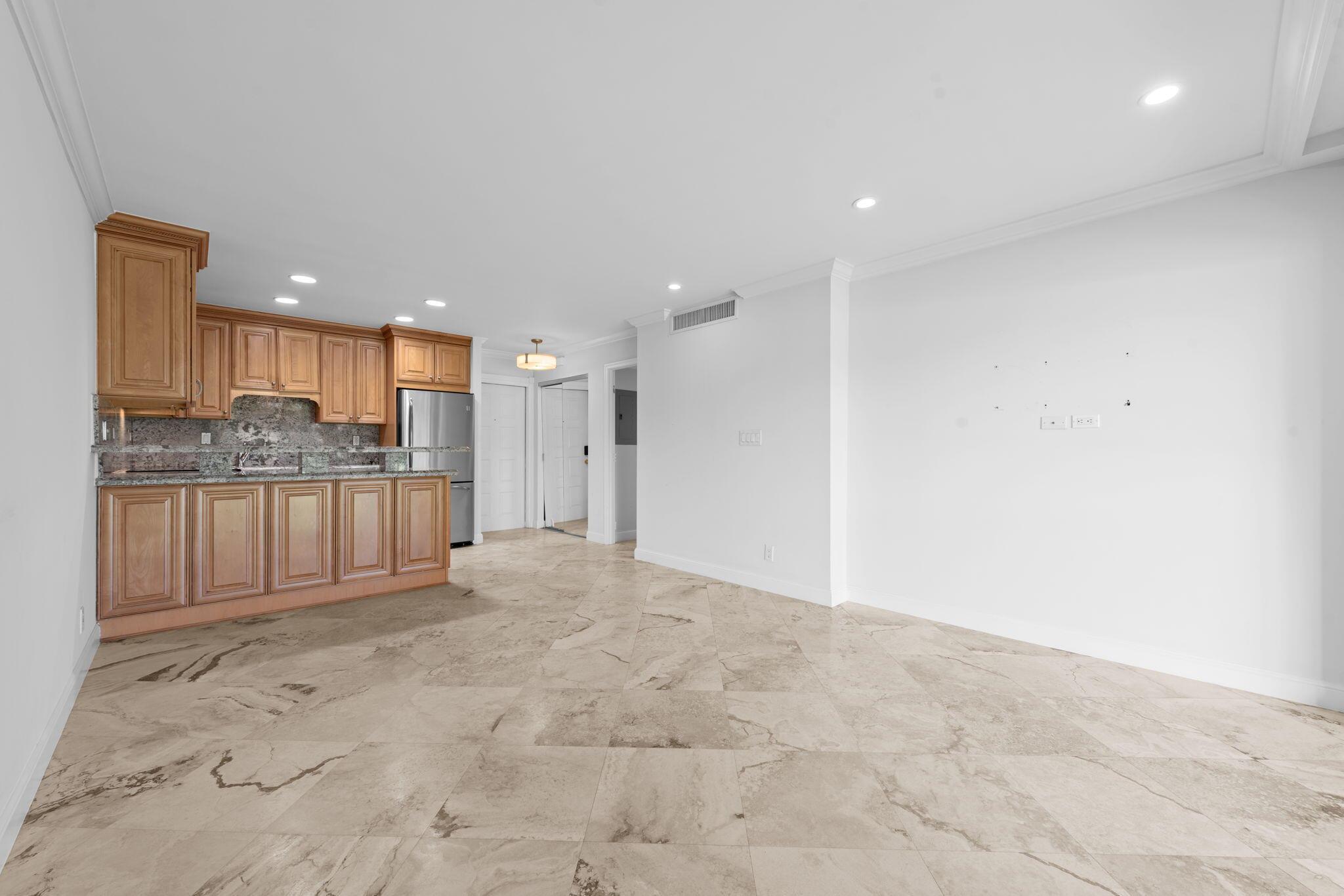 451 Greensward Lane 201-B