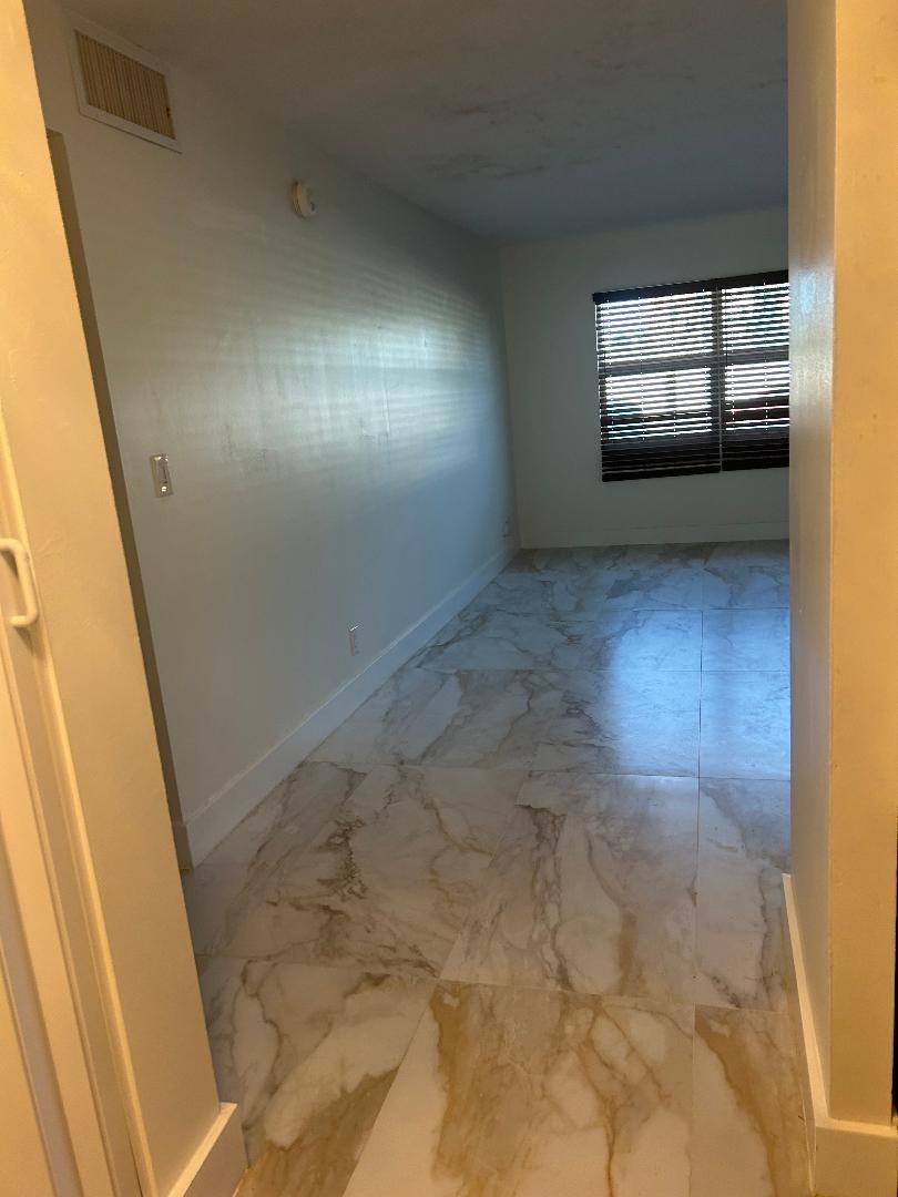 550 Bayshore Dr 102