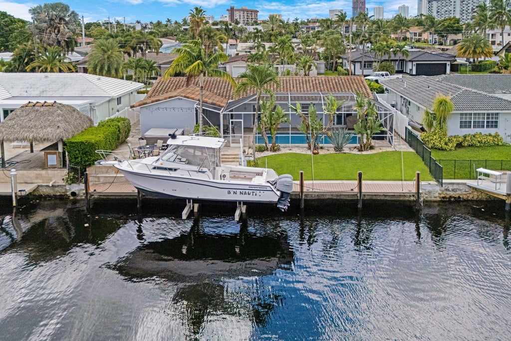 Photo of 611 SE 9TH Avenue, Pompano Beach, FL 33060 (MLS # B26058716)