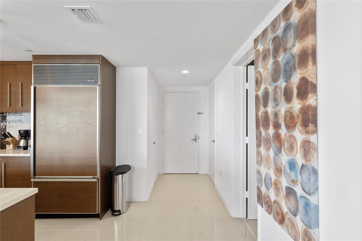 495 Brickell Avenue 811