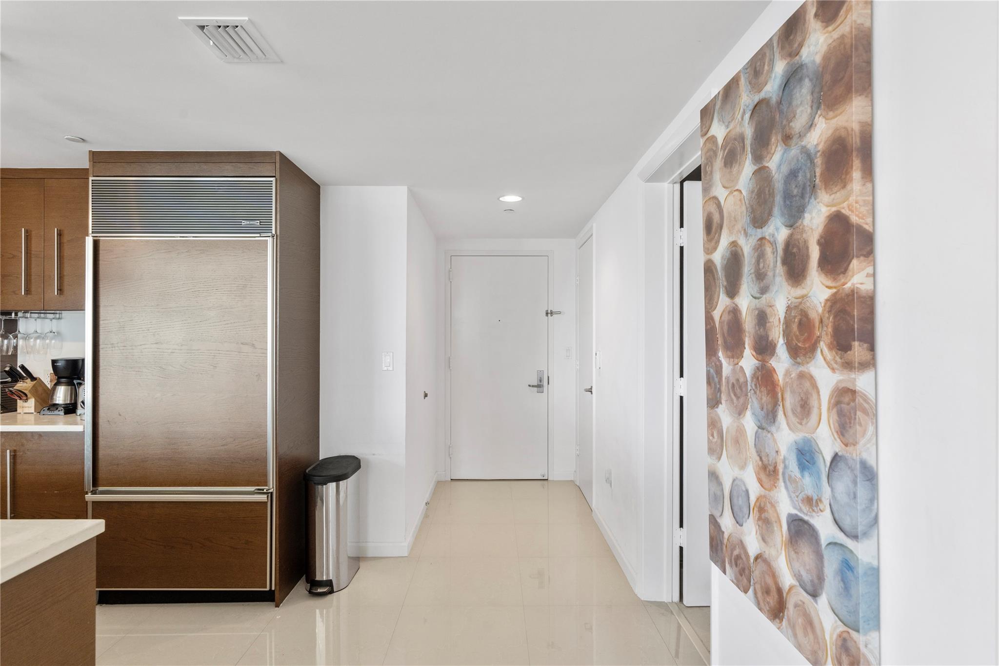 495 Brickell Ave 811