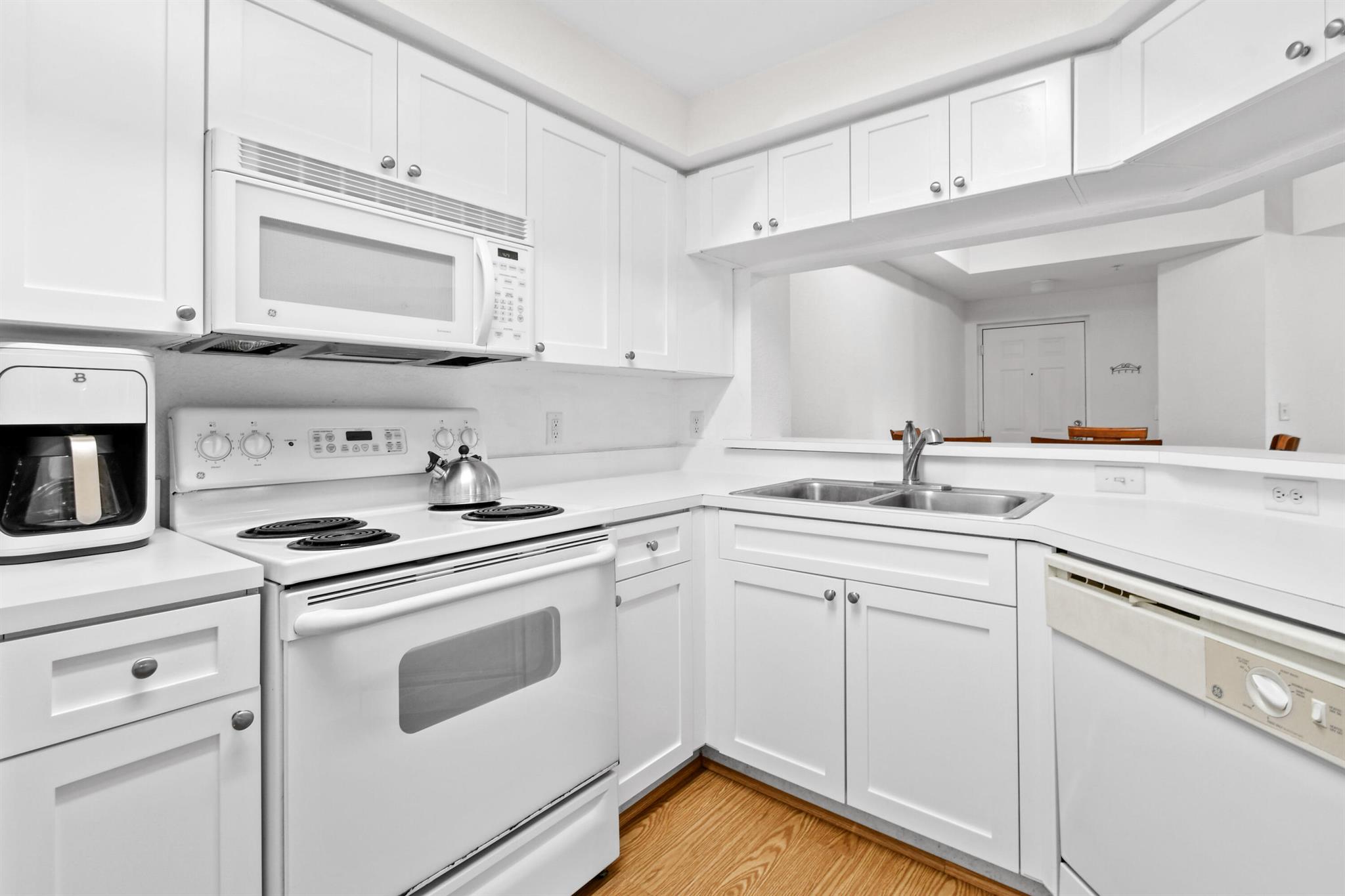 SAN MATERA THE GARDENS CO - Residential Lease