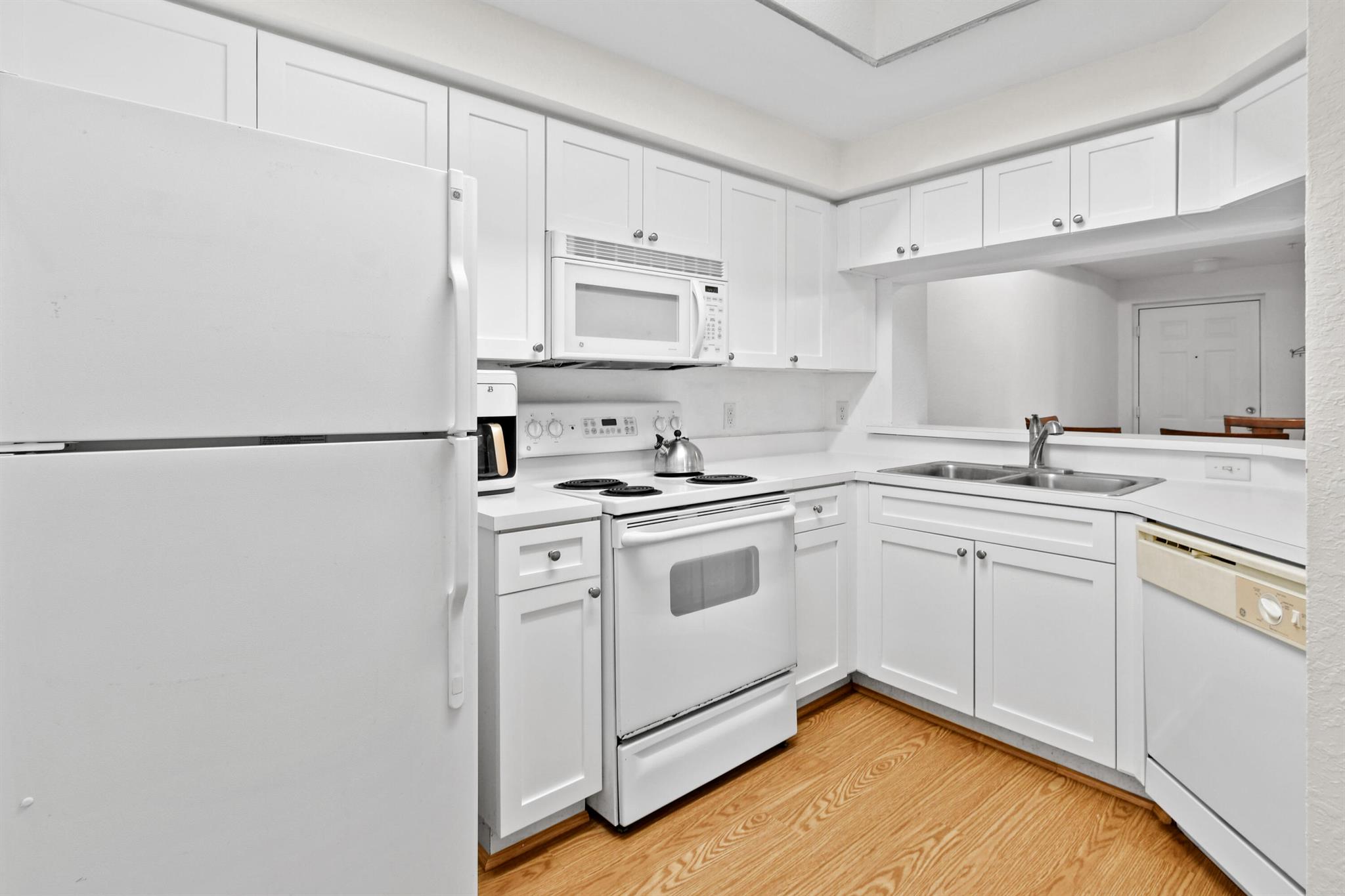 SAN MATERA THE GARDENS CO - Residential Lease