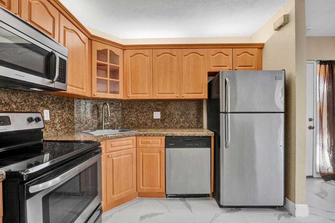 OLIVINE AT THE TOWNSHIP - Residential Lease