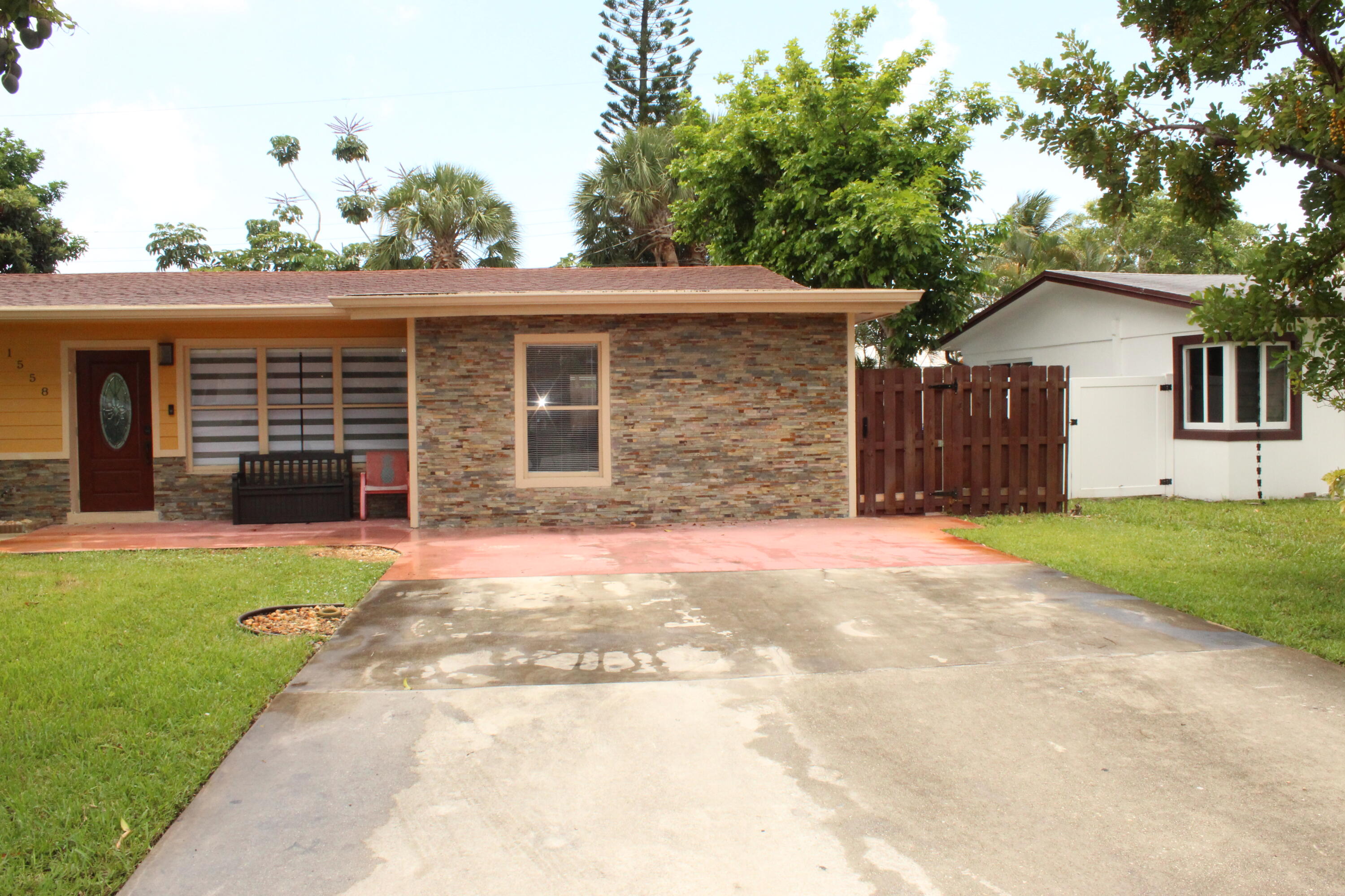 1558 NE 30th Street