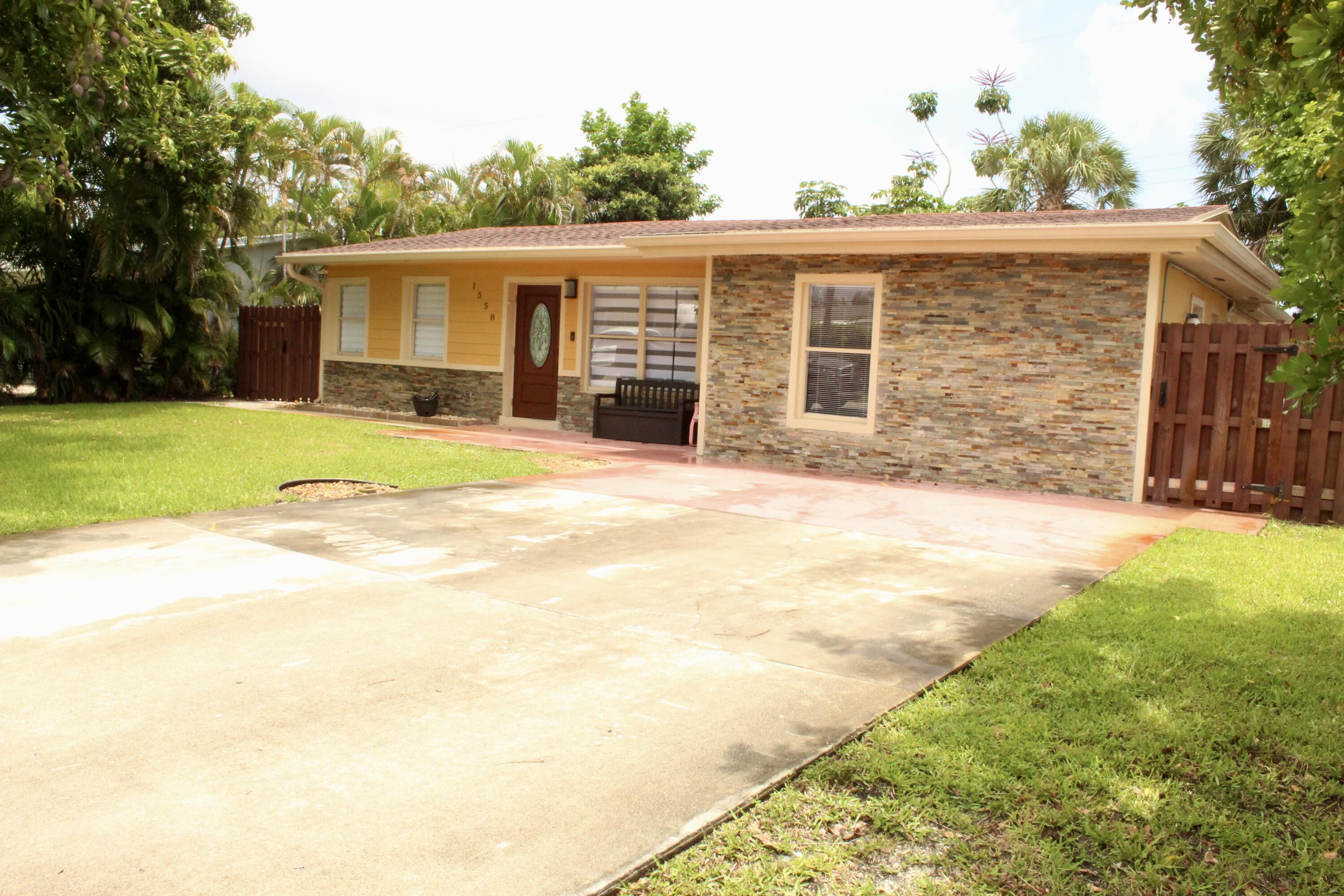 1558 NE 30th Street