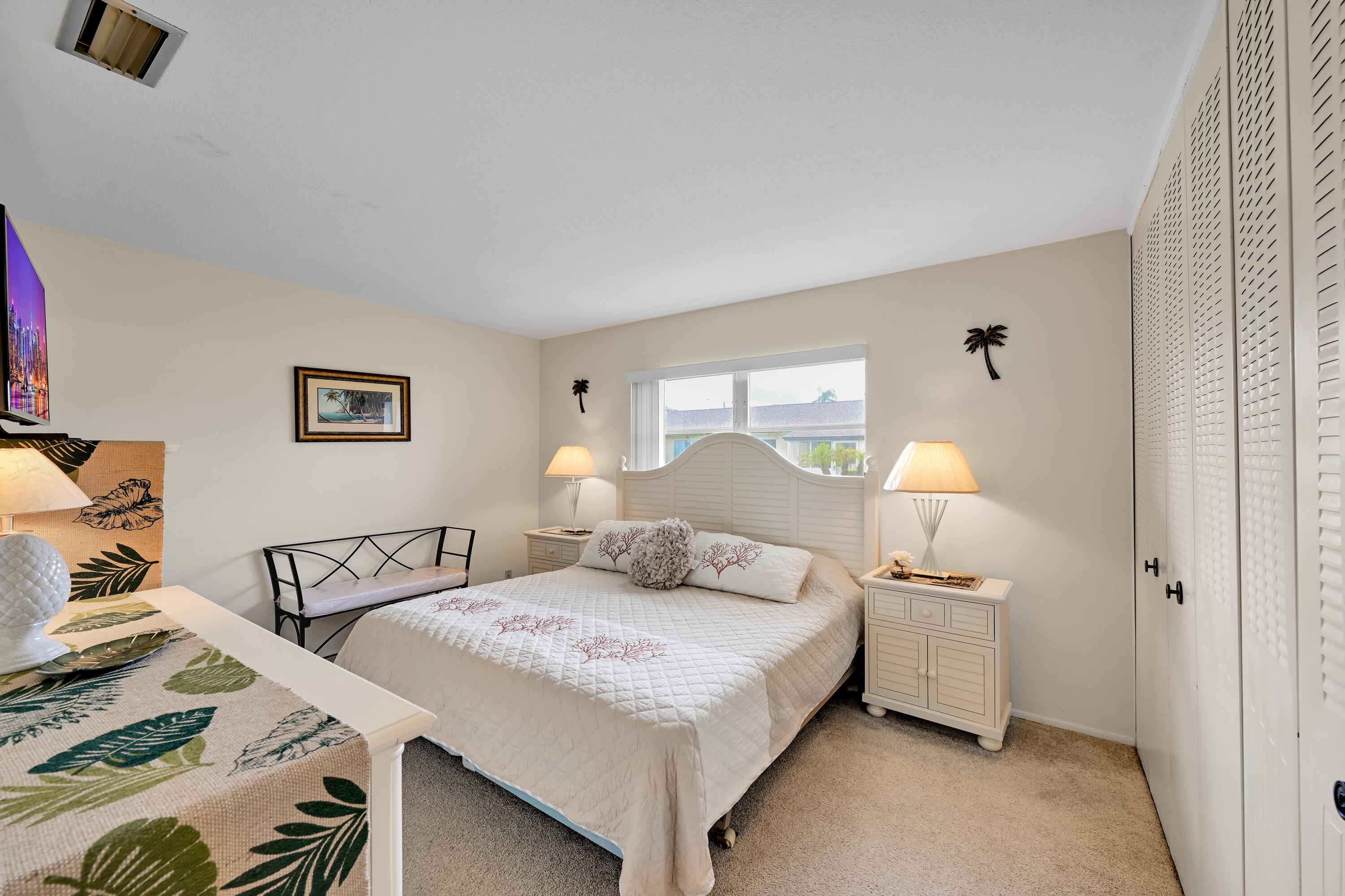 CRESTHAVEN VILLAS 1 CONDO - Residential