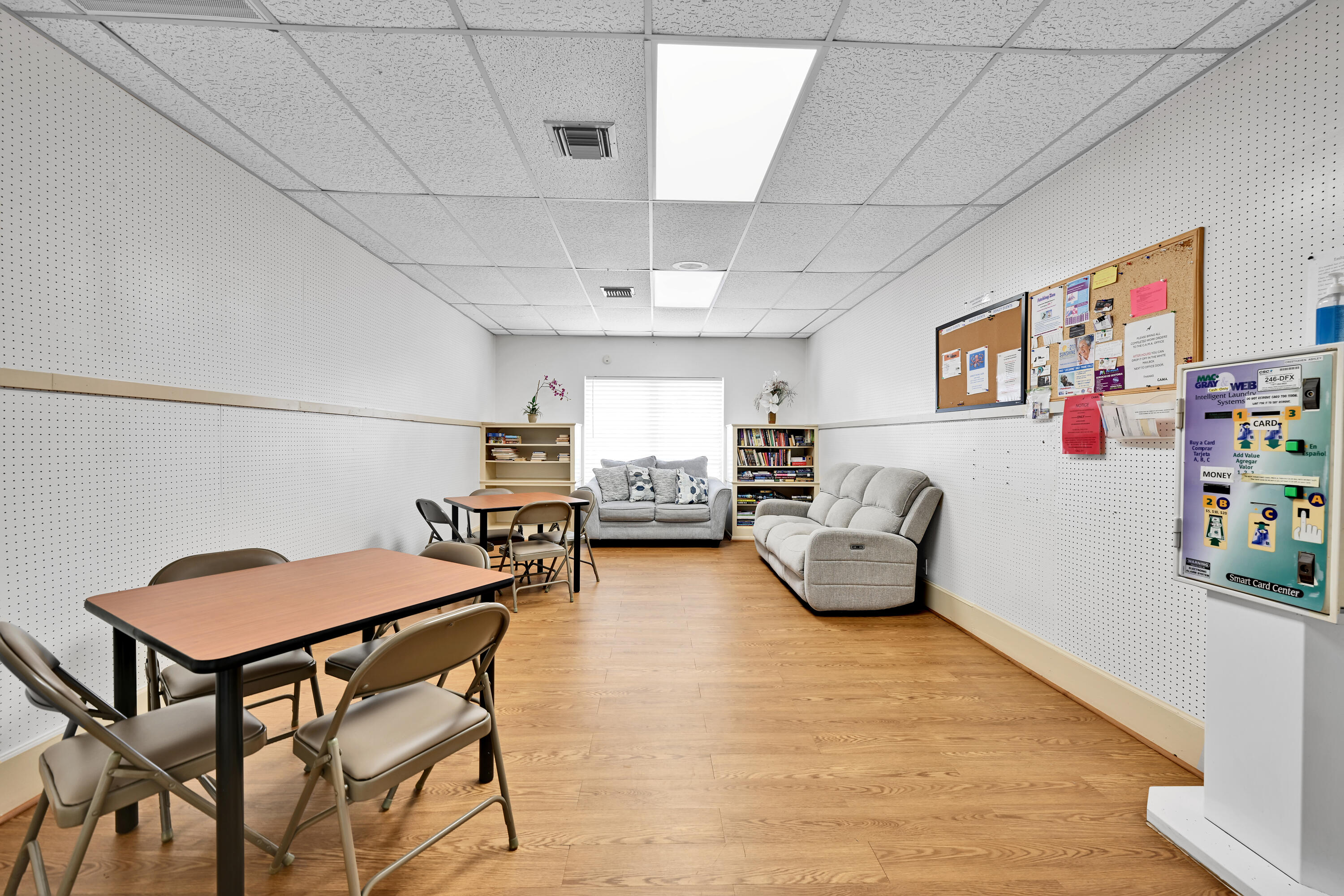 CRESTHAVEN VILLAS 1 CONDO - Residential