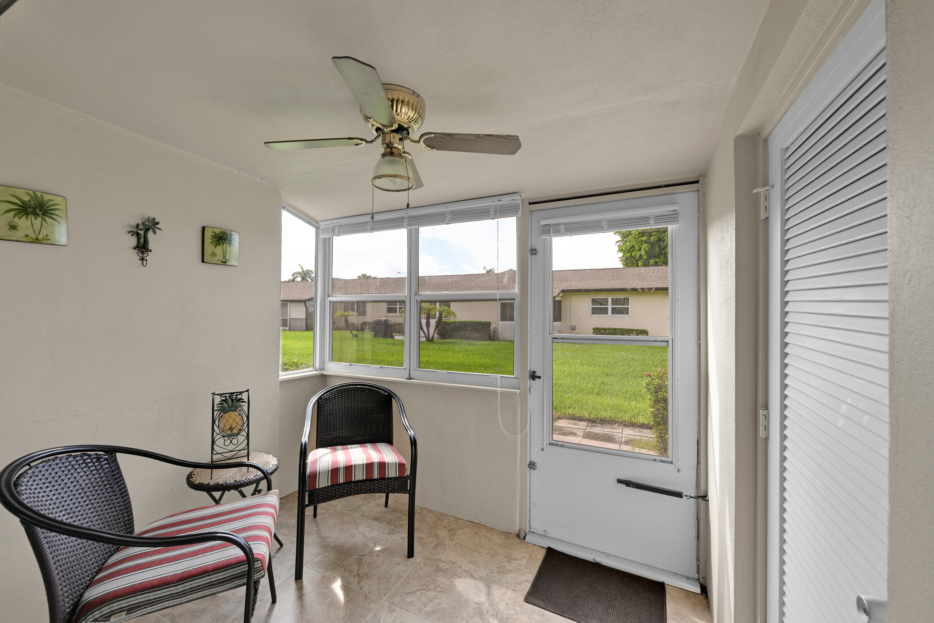 CRESTHAVEN VILLAS 1 CONDO - Residential