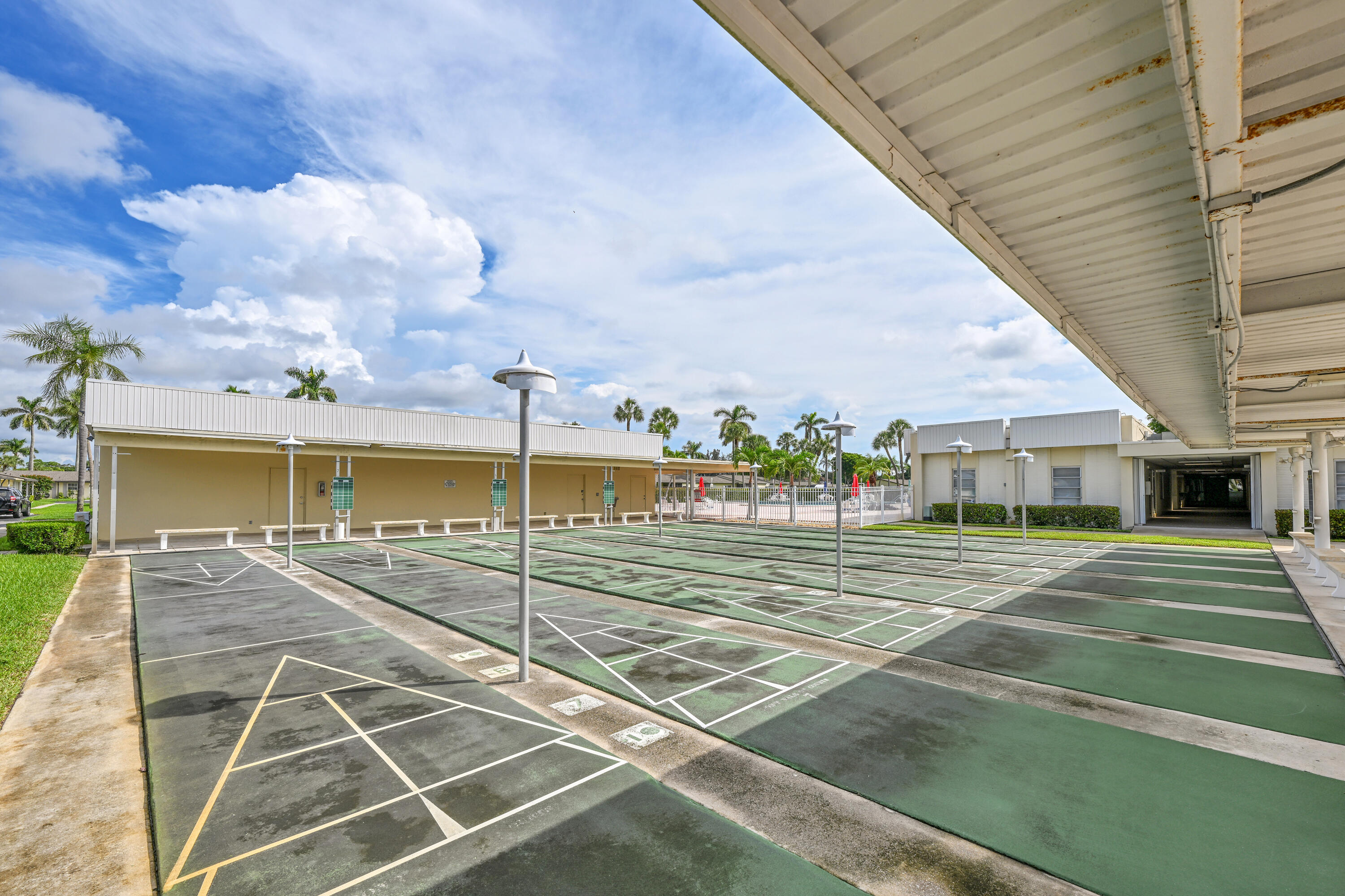 CRESTHAVEN VILLAS 1 CONDO - Residential