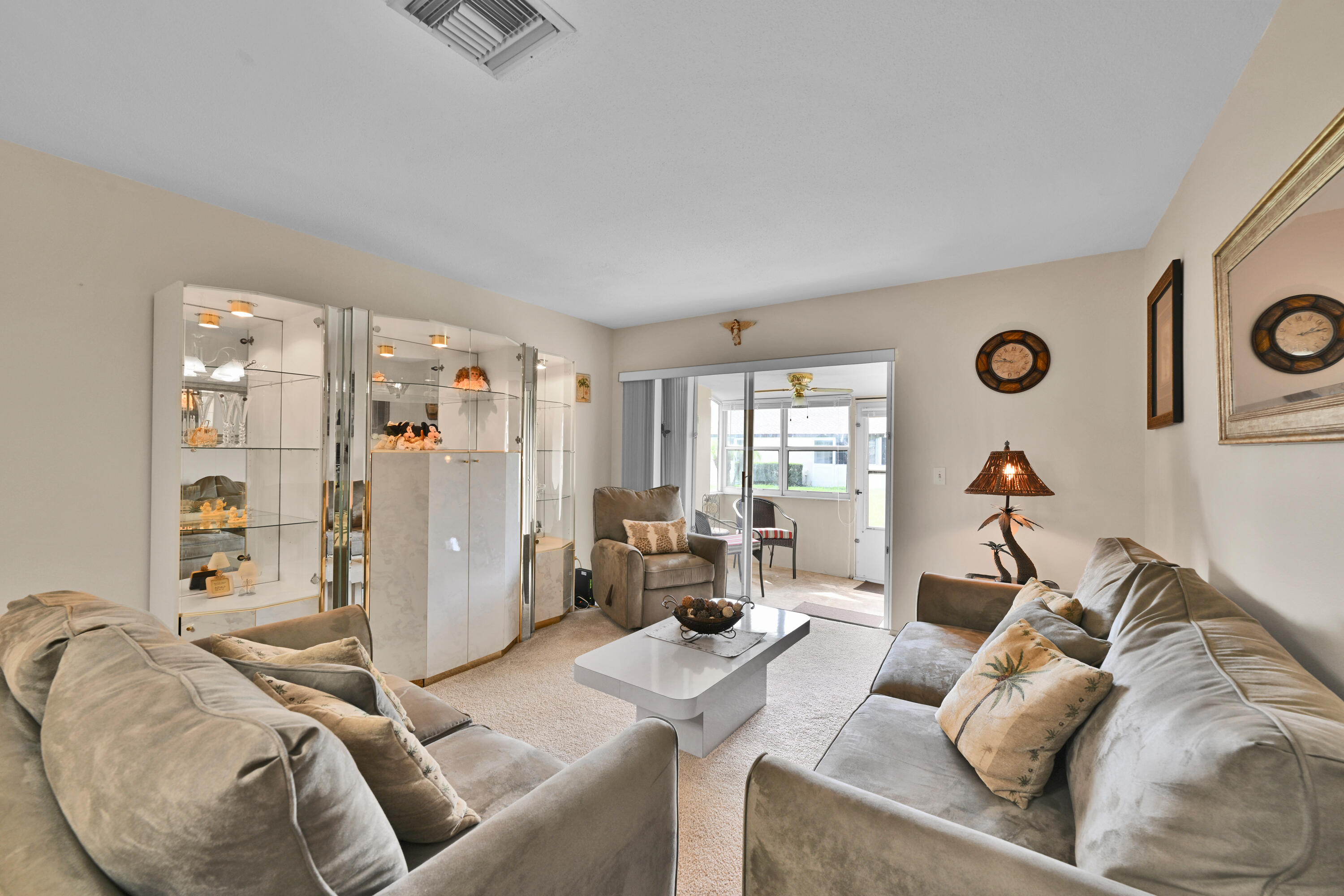 CRESTHAVEN VILLAS 1 CONDO - Residential